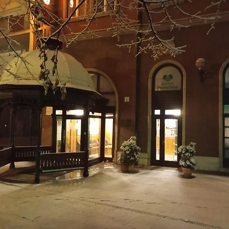 Hotel Pannonia Miskolc Buitenkant foto
