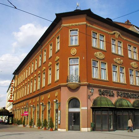 Hotel Pannonia Miskolc Buitenkant foto