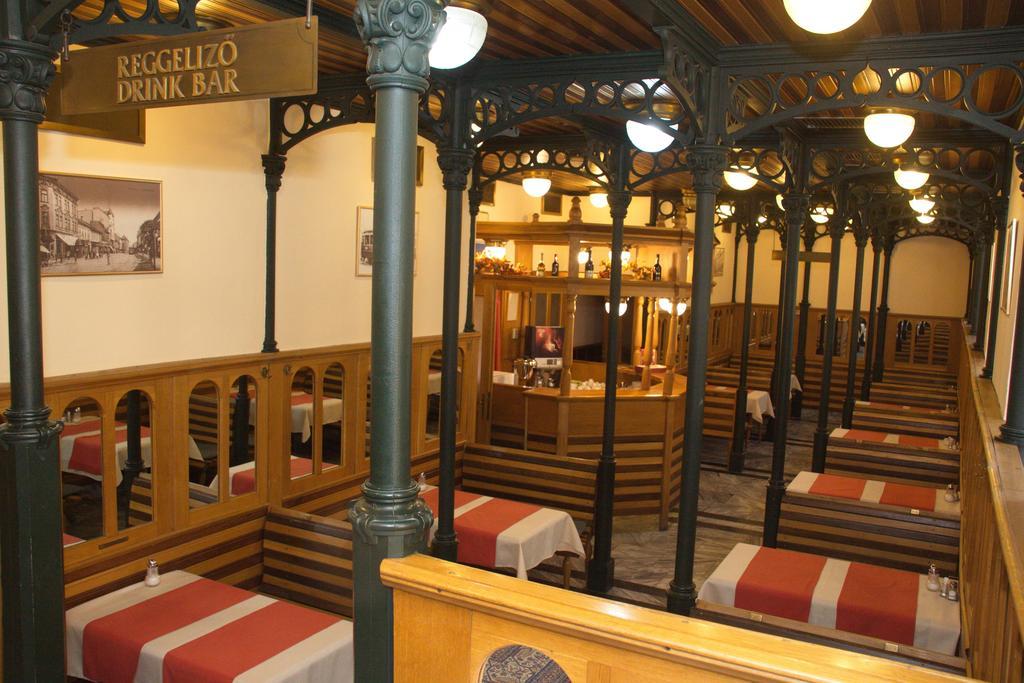 Hotel Pannonia Miskolc Buitenkant foto