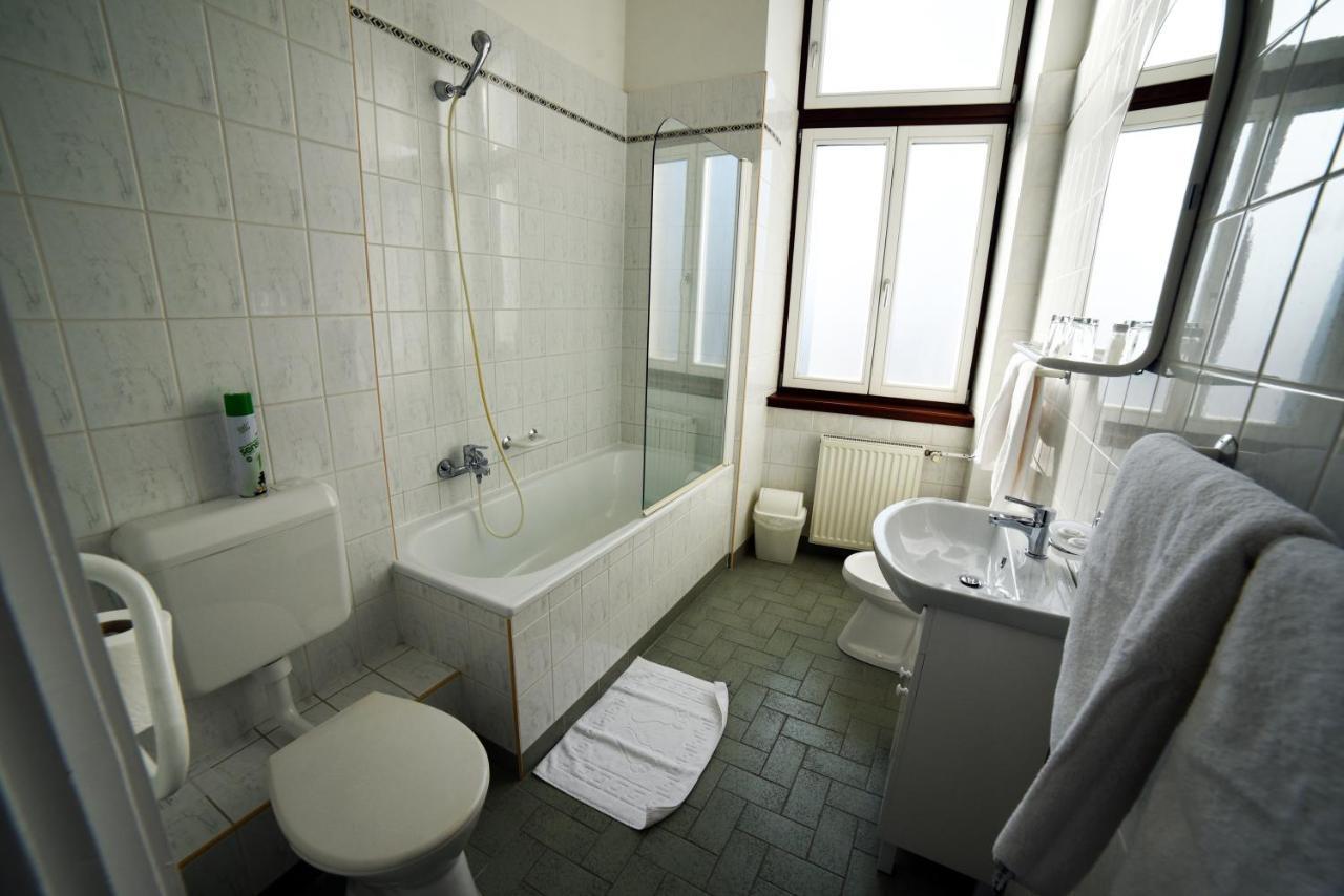 Hotel Pannonia Miskolc Buitenkant foto