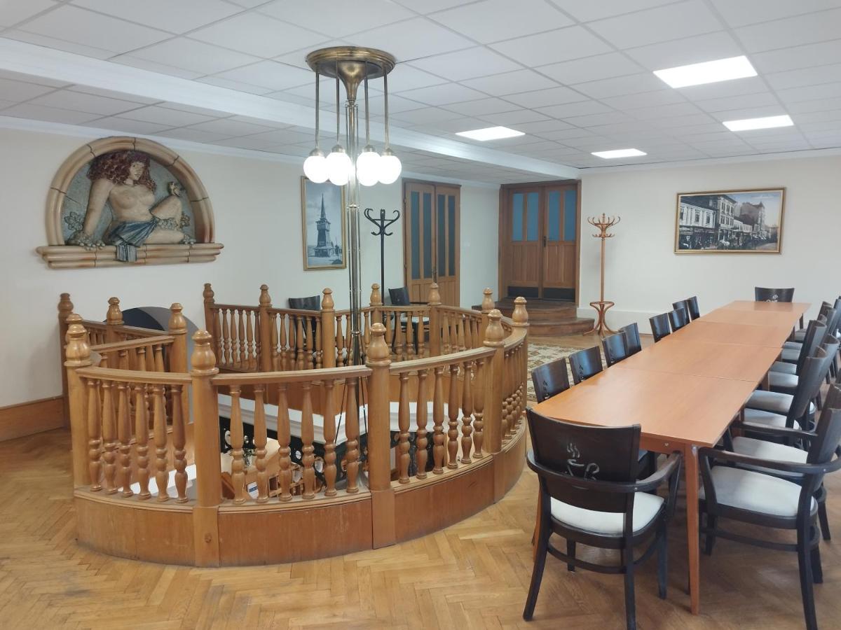 Hotel Pannonia Miskolc Buitenkant foto