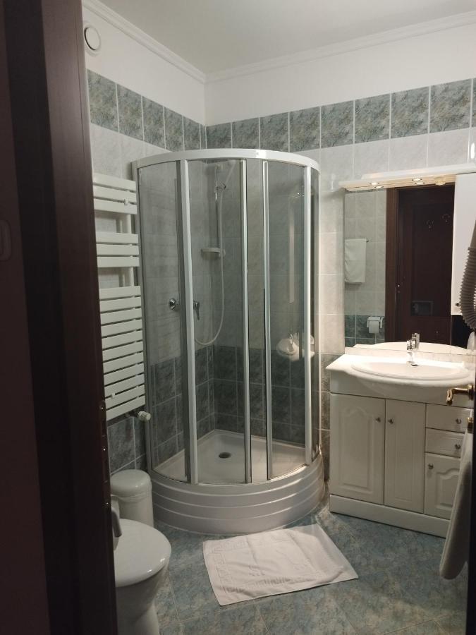Hotel Pannonia Miskolc Buitenkant foto