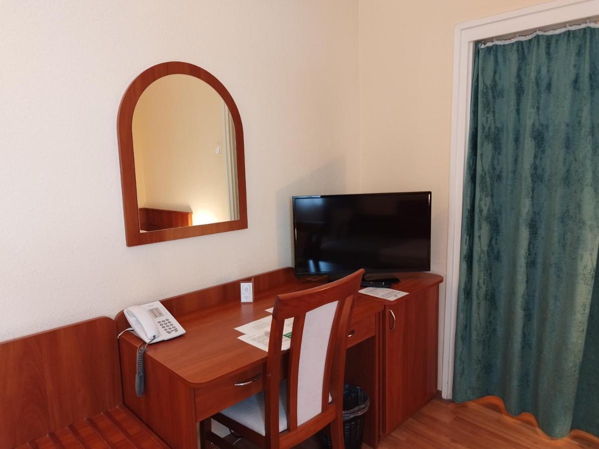 Hotel Pannonia Miskolc Buitenkant foto